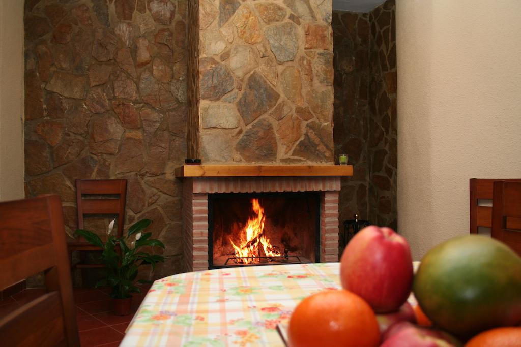 Apartamentos Ribera Del Jucar Alcala del Jucar Værelse billede